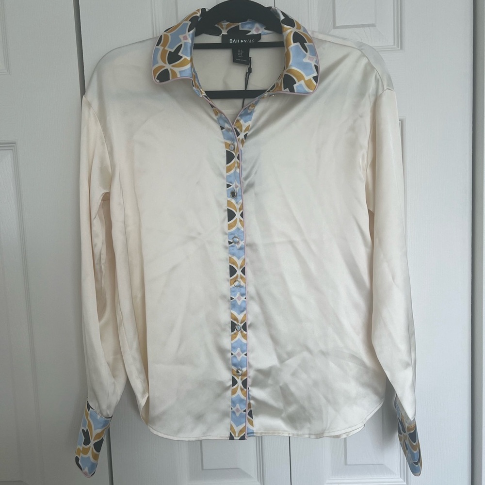 Bailey 44 Cream Shirt with Patterned Trim size small